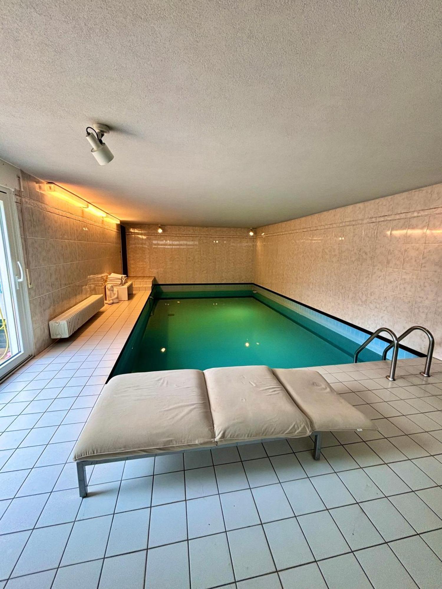 Magisches Doppelzimmer Mit Atemberaubender Wasserfall-Wand In Seligenstadt Buitenkant foto