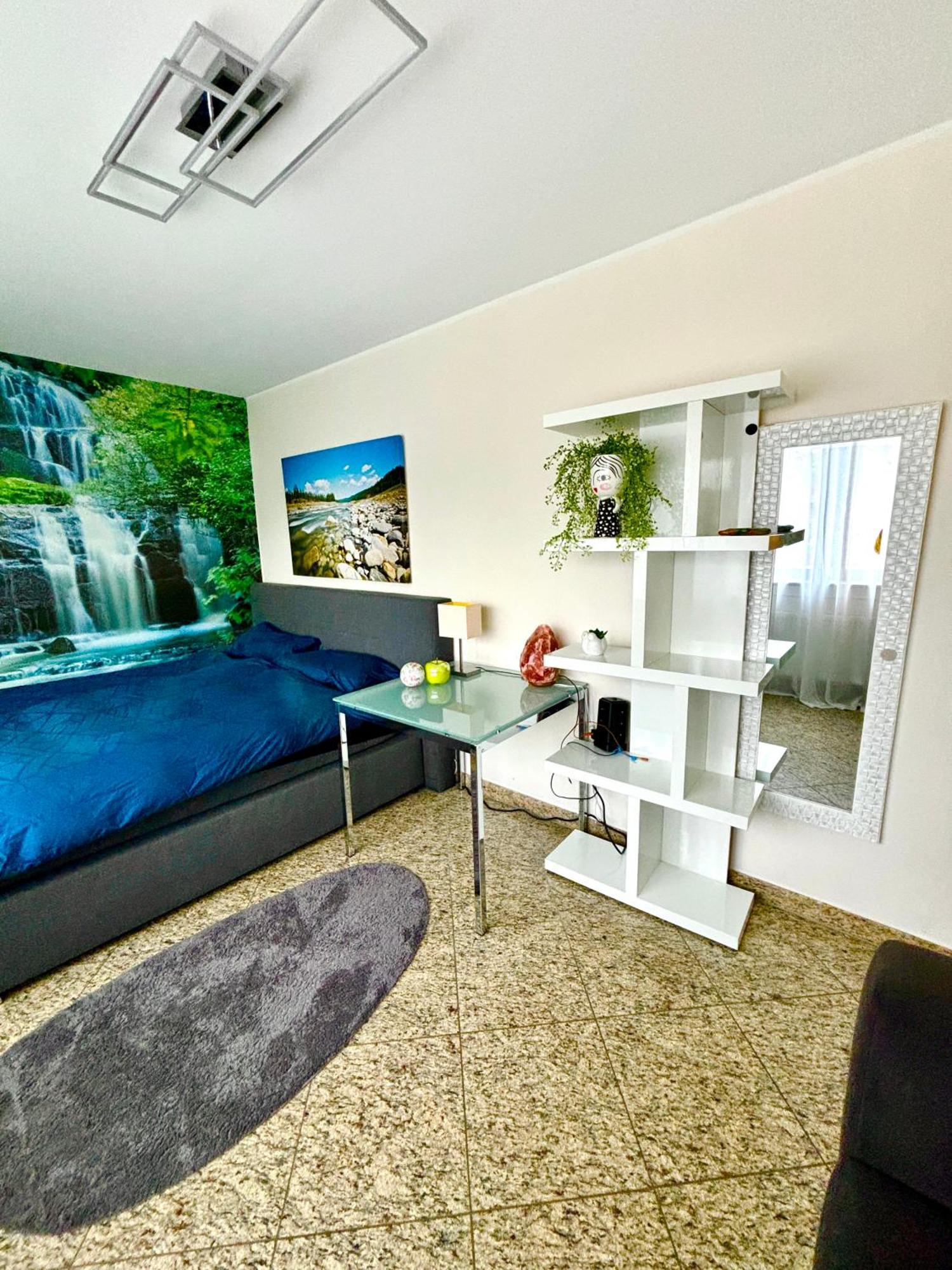 Magisches Doppelzimmer Mit Atemberaubender Wasserfall-Wand In Seligenstadt Buitenkant foto